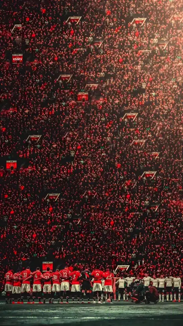 والپیپر هواداران منچستر یونایتد با پرچم قرمز