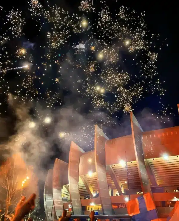 والپیپر پاریس سن ژرمن از ورزشگاه پارک د پرنس