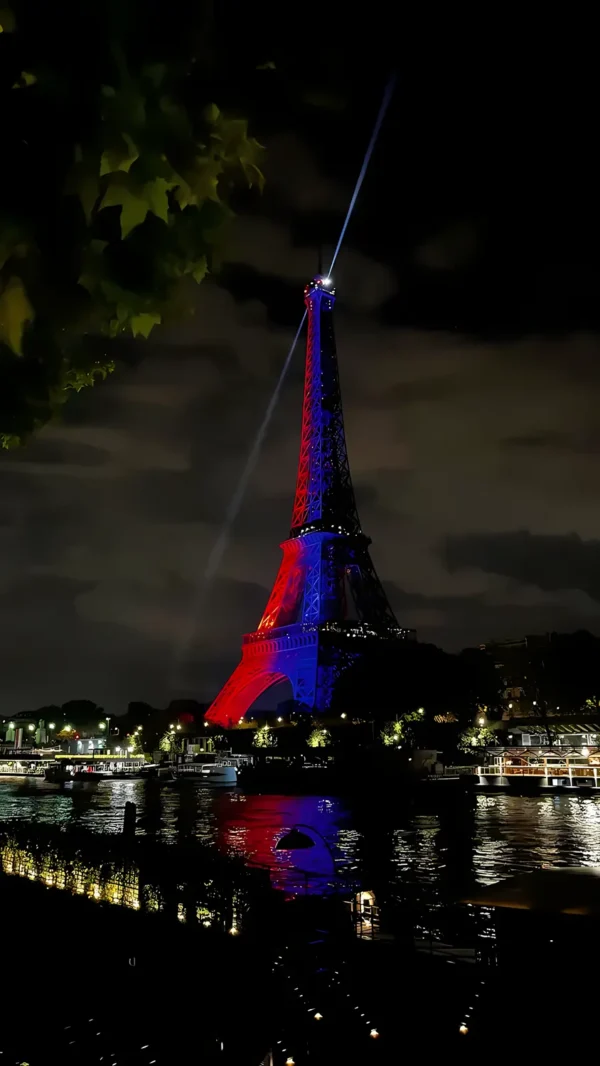 والپیپر پاریس سن ژرمن از ورزشگاه پارک د پرنس